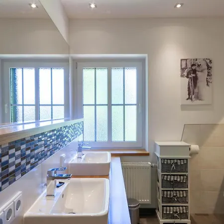 Hexenwerk Mit Balkon *